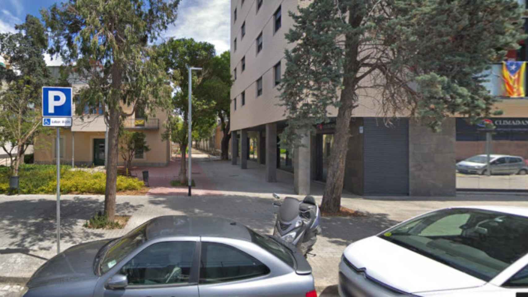 Imagen de la calle Virgili de Barcelona, donde un hombre ha sido tiroteado el domingo / Google Maps
