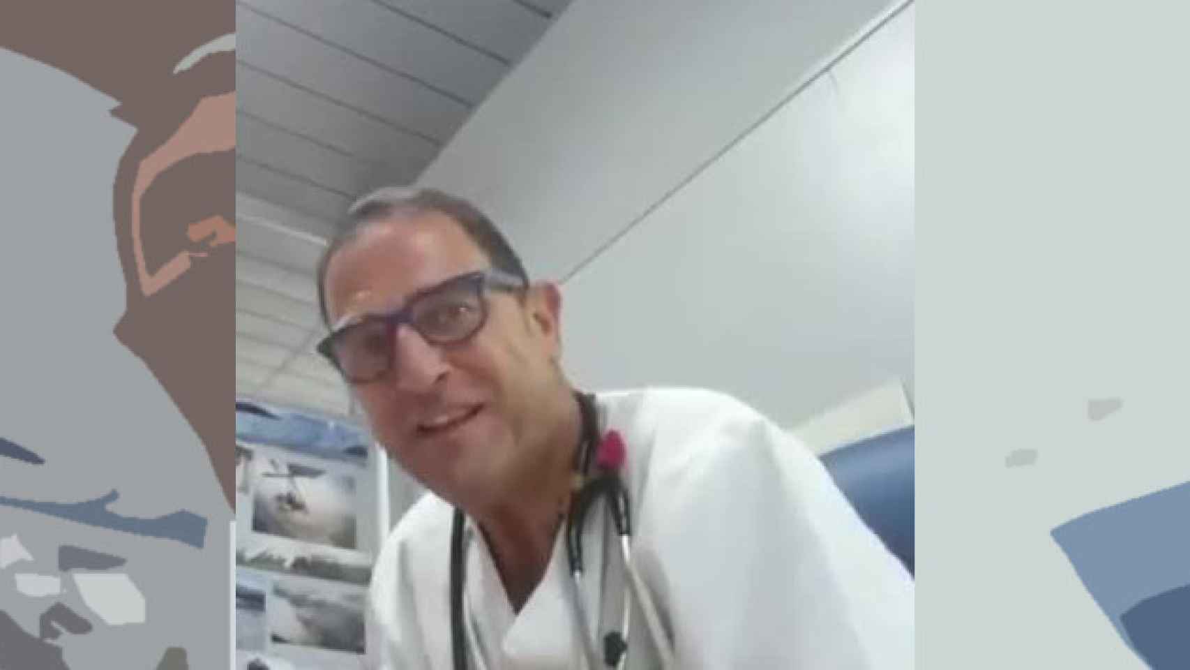 El médico Carlos Bautista Ojeda, en un momento de su vídeo viral contra la Junta de Andalucía / CG
