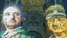 Imágenes de Franco y Himmler proyectadas sobre los muros del castillo de Guadamur.