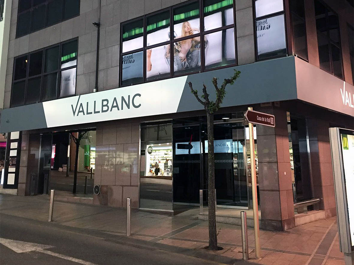 La oficina más importante de Vall Banc en Andorra / VALL BANC