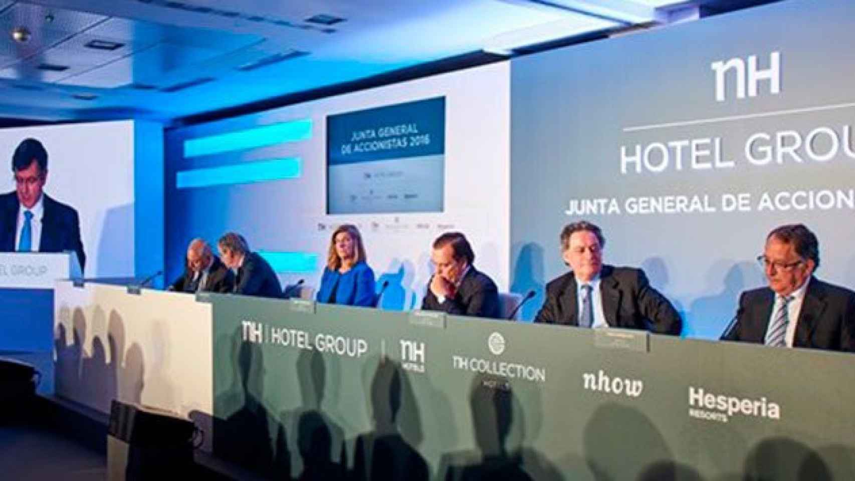 José Antonio Castro, segundo por la derecha, en la junta de accionistas de NH, de la que Hesperia es accionista / EP