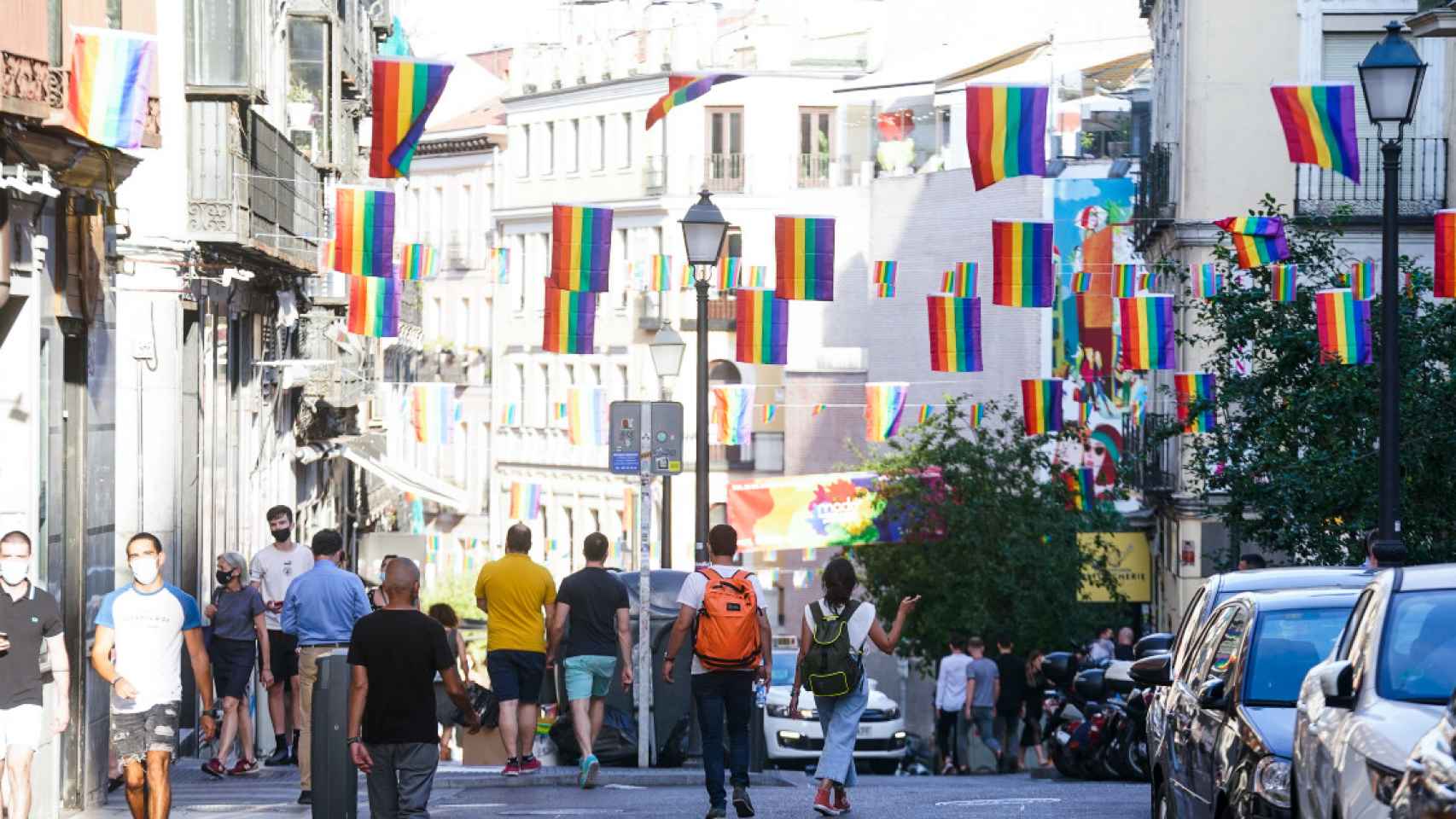 Una calle de Madrid con banderas LGTBQ+ /EP