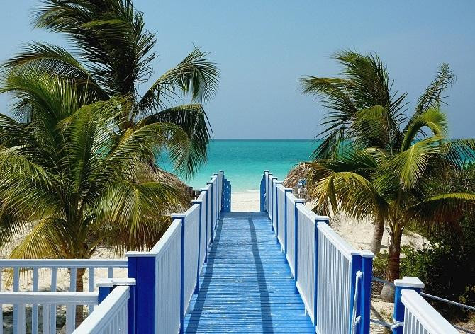 Una playa de Cuba / Elisa Furkert EN PIXABAY