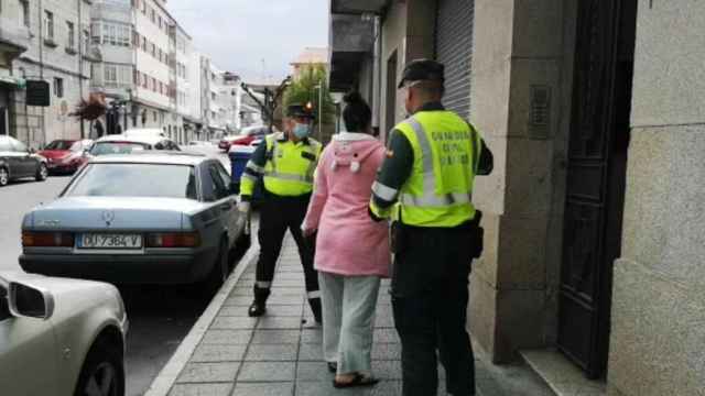 Agentes de la Guardia Civil encontraron a la mujer en Orense comprando tabaco / GUARDIA CIVIL