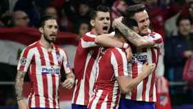 Los jugadores del Atlético celebran su gol ante el Liverpool | EFE