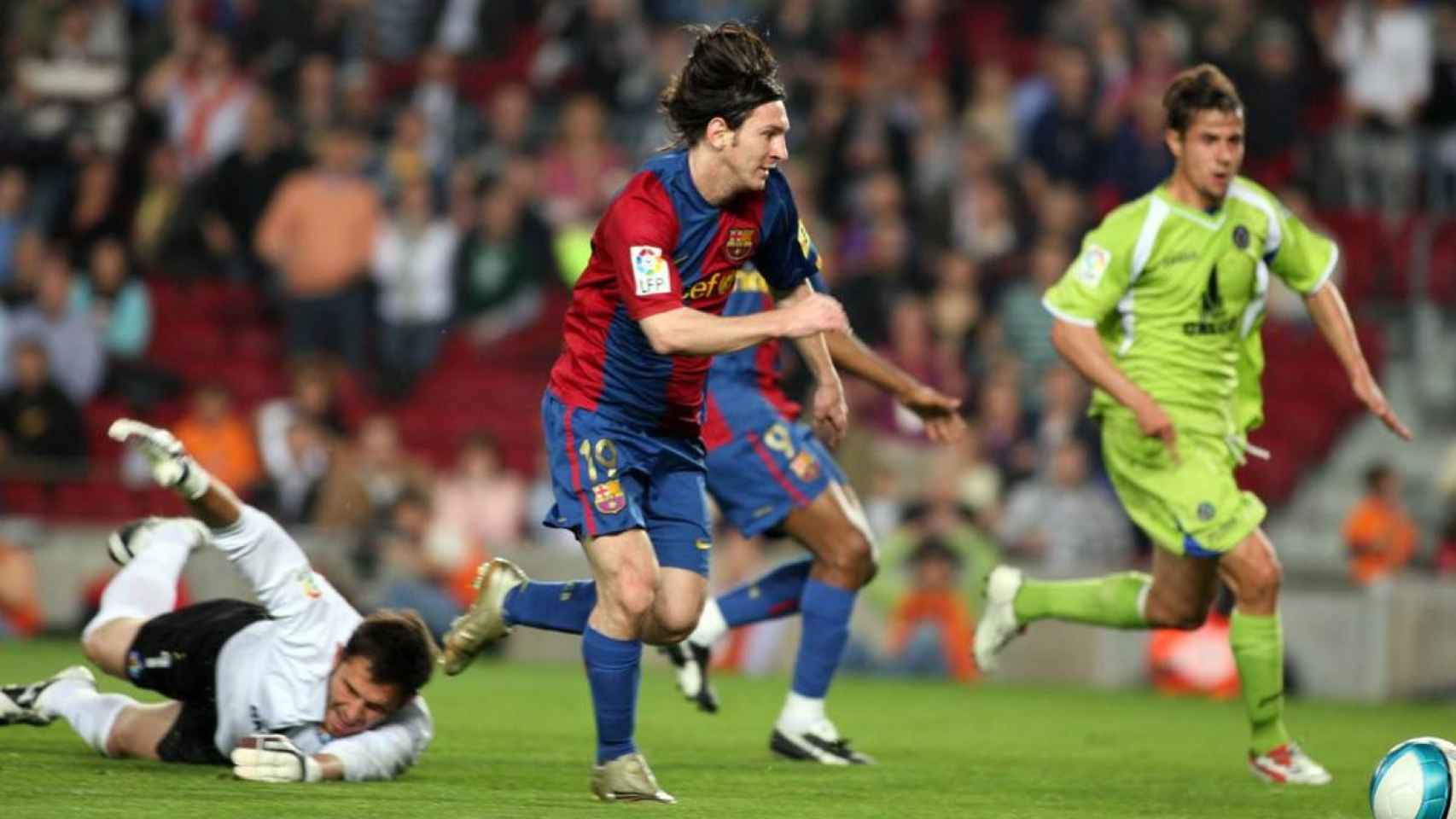 Gol de Messi ante el Getafe en las semifinales de Copa de 2004/05 / FCB
