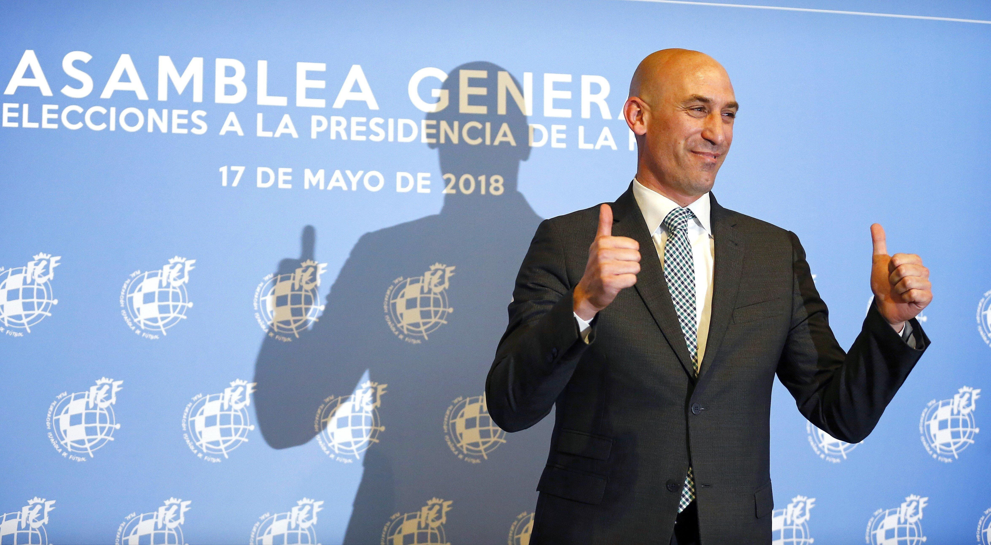 Rubiales celebra su victoria en las últimas elecciones a la presidencia de la RFEF | EFE