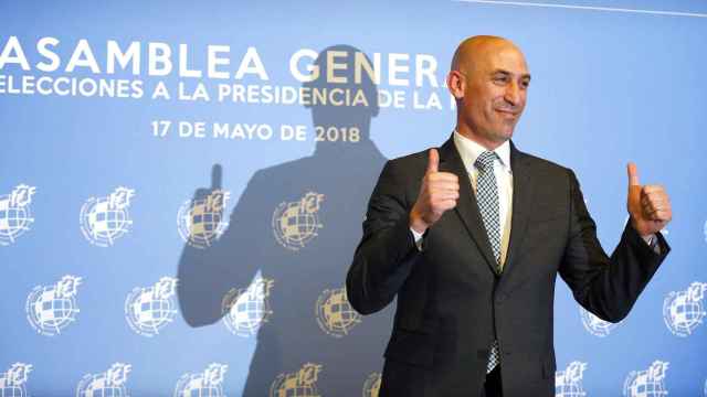 Rubiales celebra su victoria en las últimas elecciones a la presidencia de la RFEF | EFE
