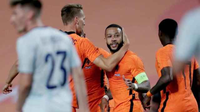 Depay celebrando un gol con Países Bajos / Países Bajos