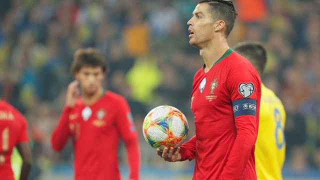 Cristiano Ronaldo, en una imagen de archivo con la selección de Portugal / EFE