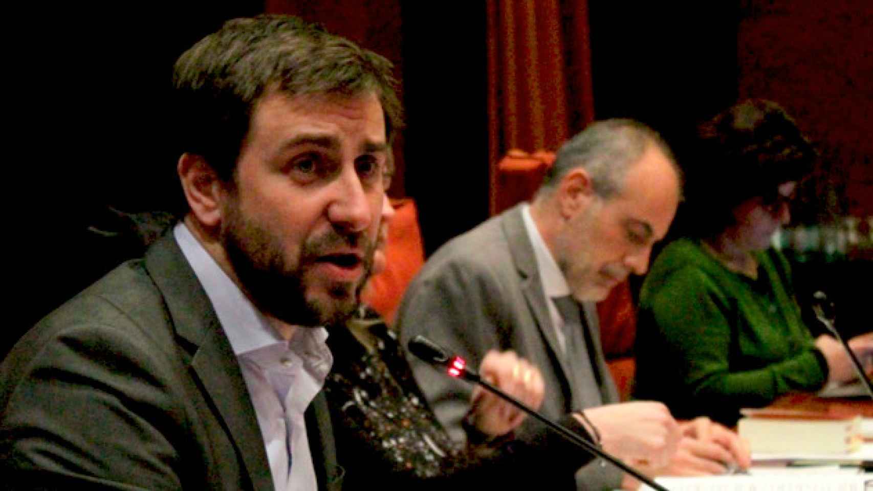 El consejero catalán de Salud, Toni Comín, en una comparecencia en el Parlament / CG
