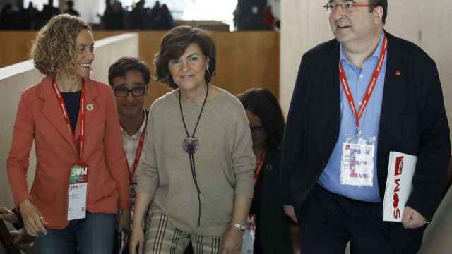 Meritxell Batet, Carmen Calvo y Miquel Iceta, en el congreso del PSC / EFE