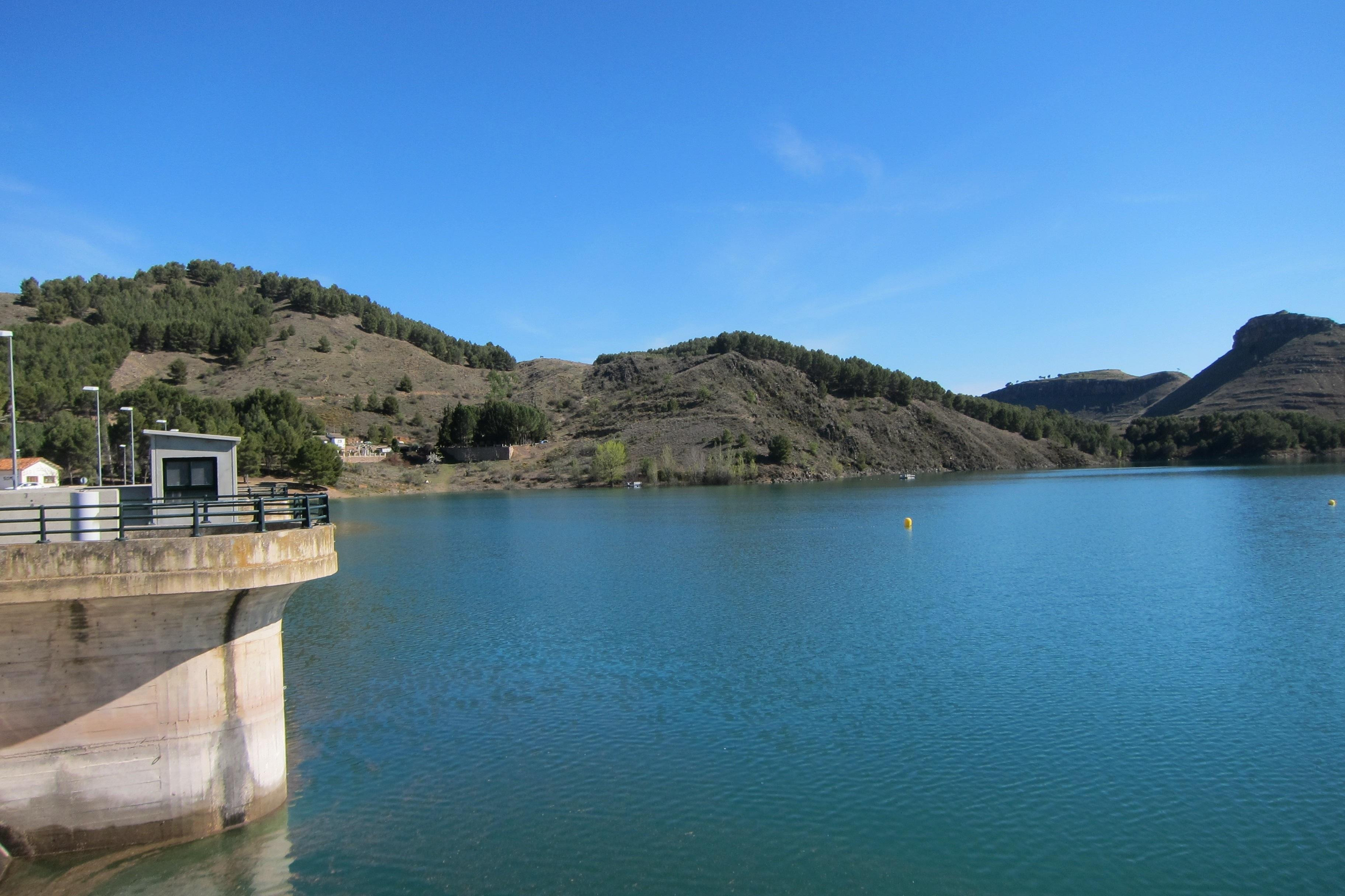 Uno de los embalses de la Cuenca del Ebro, uno de los afluentes de la red de agua de Cataluña / EUROPA PRESS