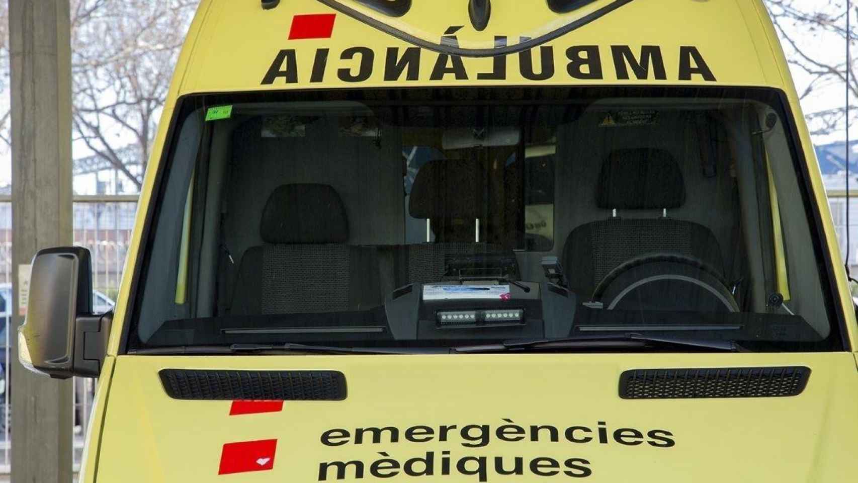 Una ambulancia del SEM como la que ha intervenido en la explosión de Alcarràs / EP
