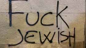 Pintada antisemita en el centro de Barcelona / EP