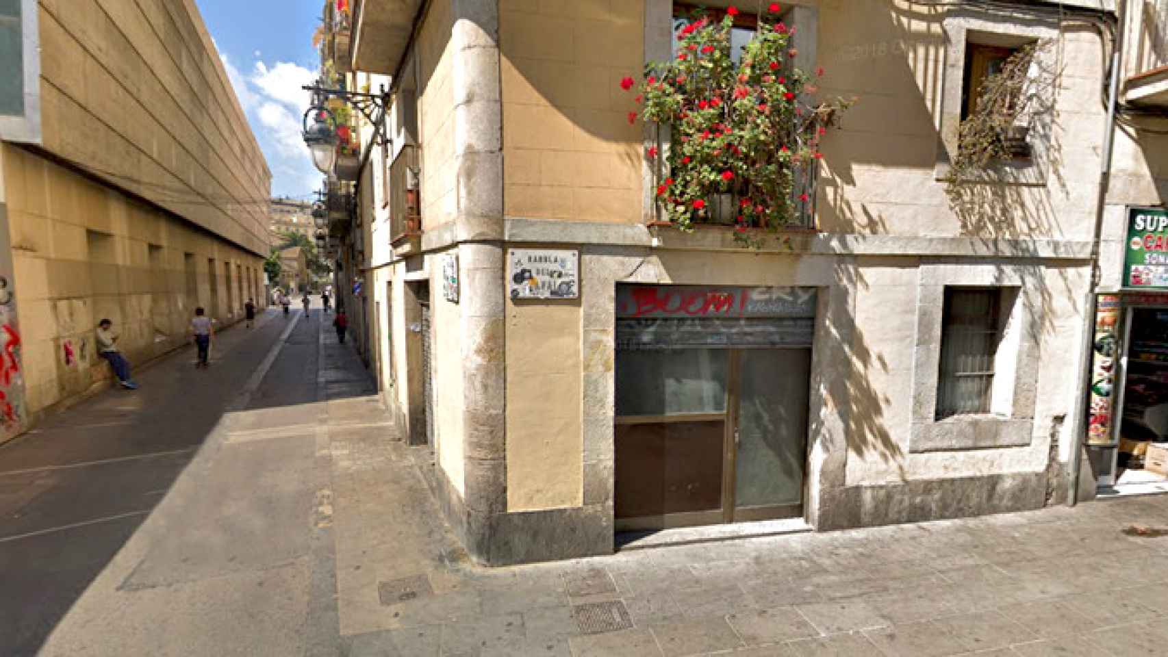 Una imagen de la confluencia entre las calles Sant Pau y Rambla del Raval, donde se ha producido la pelea entre los menores / Google Maps