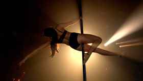 Una bailarina de baile en barra como la que tendrá el 'Cleopatra', el nuevo club erótico de Barcelona / CG
