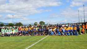 Imagen de los cuarto clubes de fútbol que han participado en el Torneo organizado por la entidad benéfica Onyar Solidari.