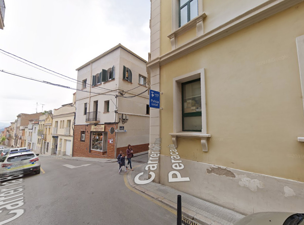 Comisaría de la Policía Local de Gelida, ubicada en la misma calle Francesc Peracaula / GOOGLE STREET VIEW