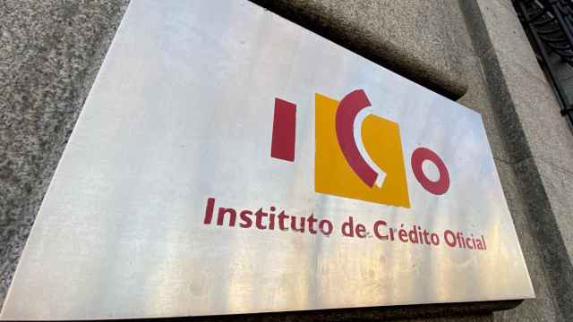 Placa en la entrada de la sede del Instituto de Crédito Oficial (ICO) / EP