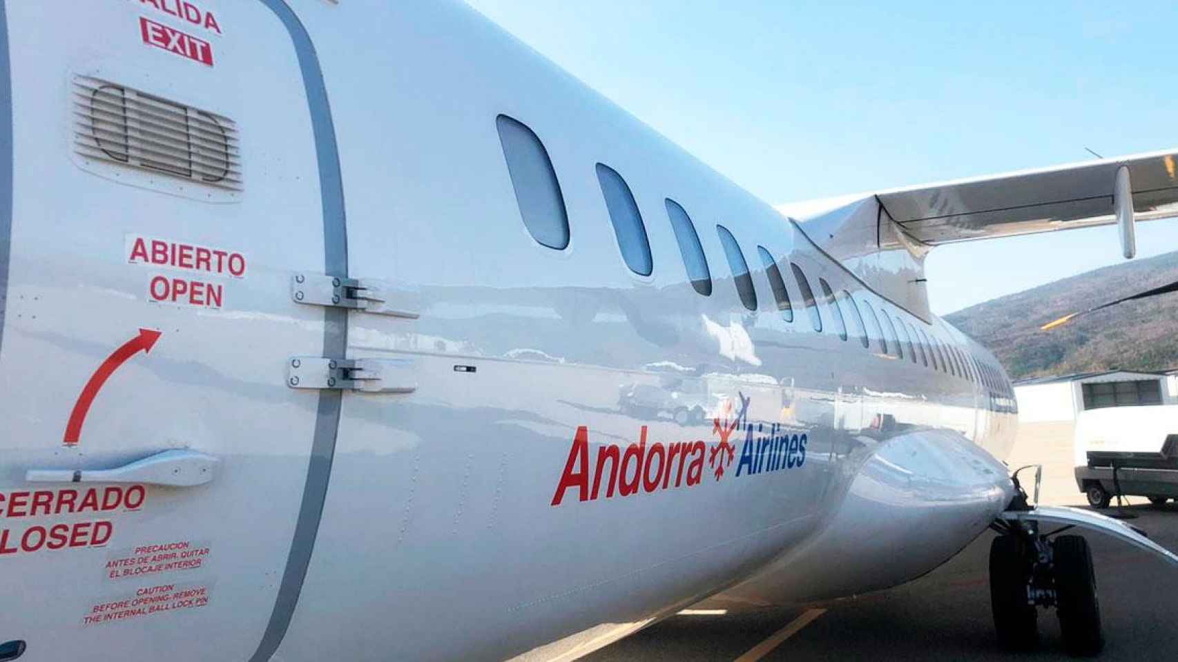 Imagen de una aeronave de Andorra Airlines en el aeropuerto de Andorra-La Seu / CG