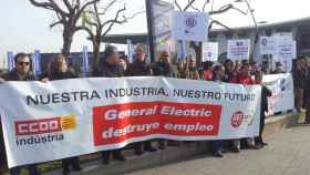 Los trabajadores de Alstom que pasarán a formar parte de General Electric protestan por el ERE en la pasada edición del MWC de Barcelona.