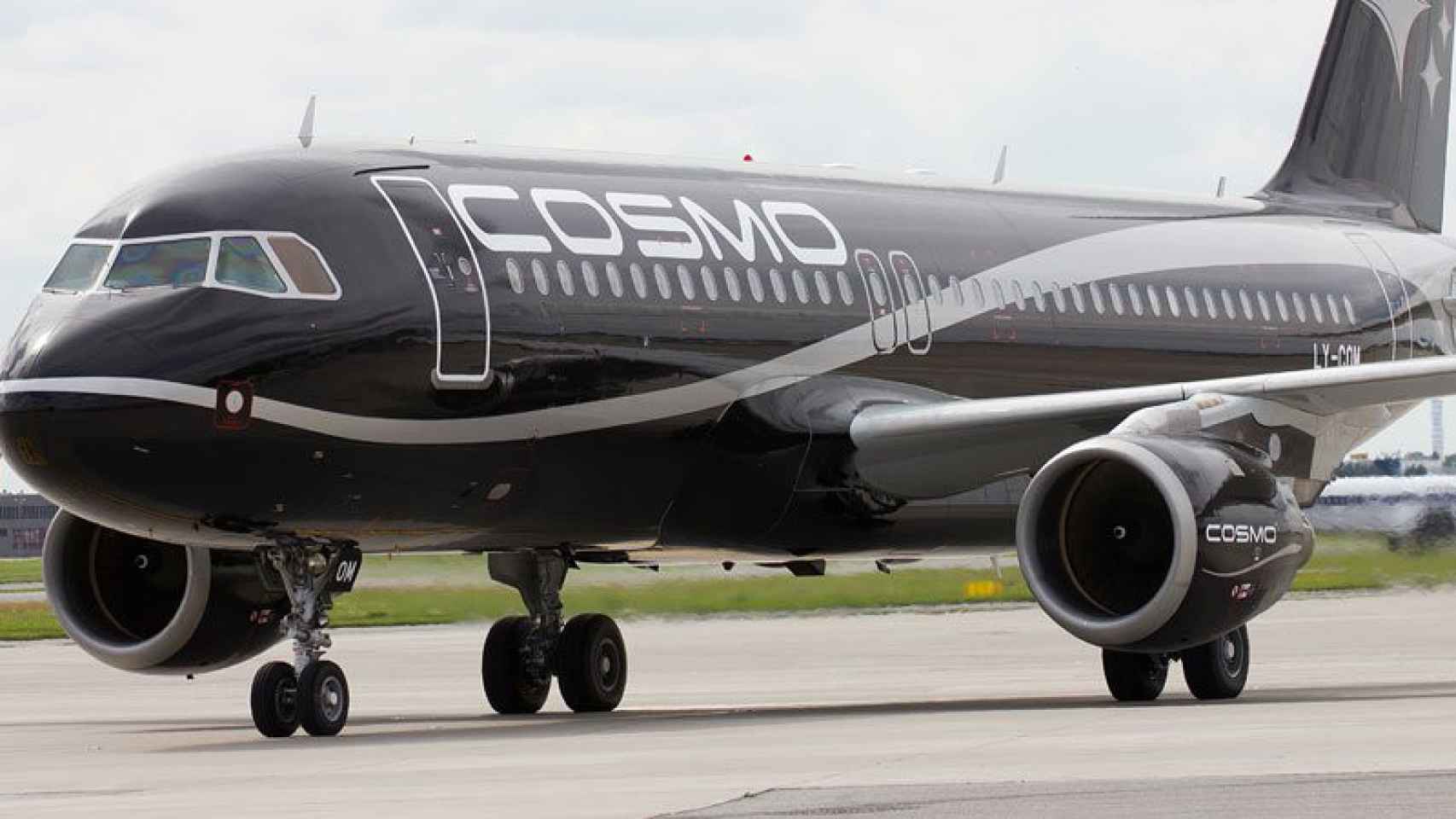 La 'desconocida' Cosmo Airlines cesó operaciones en Madrid en 2012.