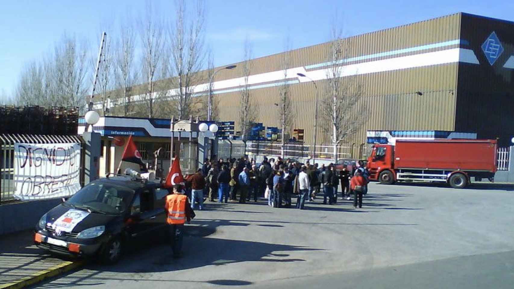 Protesta de los trabajadores de Estampaciones Sabadell (ESSA) en 2011, poco antes de la compra de Gestamp / CGT