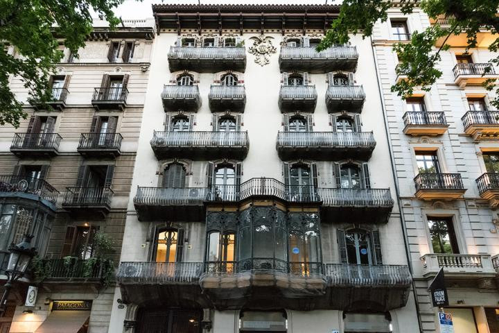 Fachada de la Casa Ramon Oller de Barcelona, que se convertirá en pisos de lujo / CG