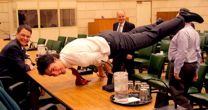 Justin Trudeau, un político que practica yoga