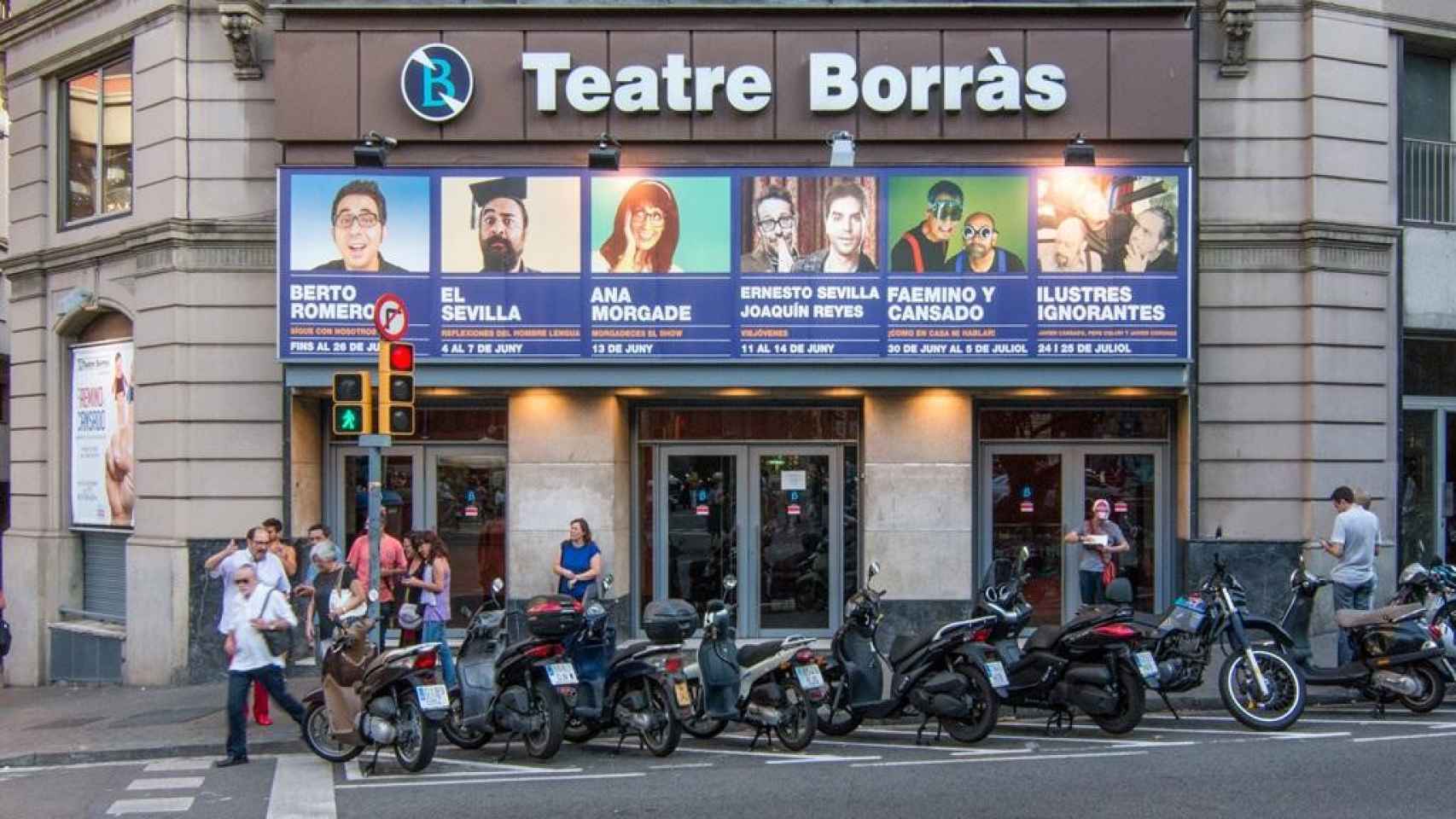 Cartelera del Teatro Borrás en Barcelona / GRUP BALAÑA