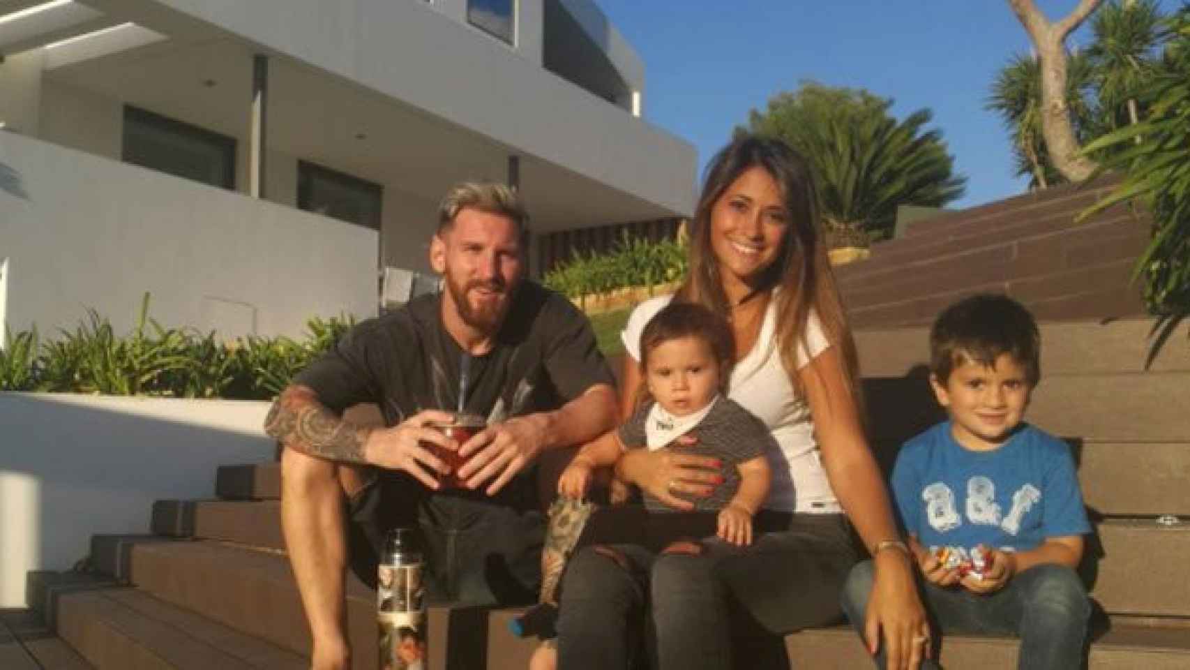 Leo Messi, en su casa, con su familia / INSTAGRAM