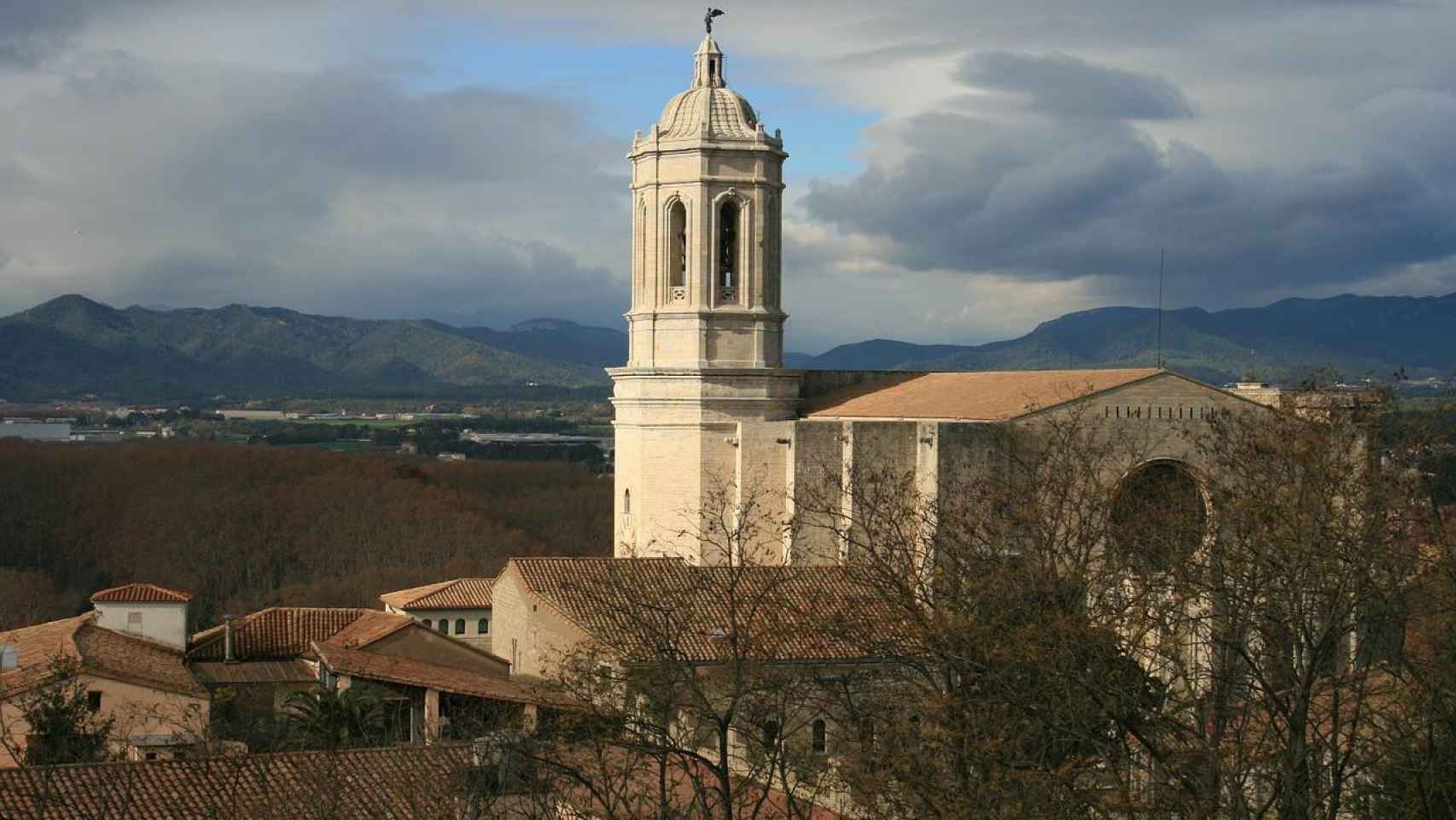 Estampa de la romántica catedral de Gerona / PIXABAY