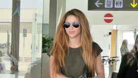 Shakira, saliendo del Aeropuerto del Prat de Llobregat / EP