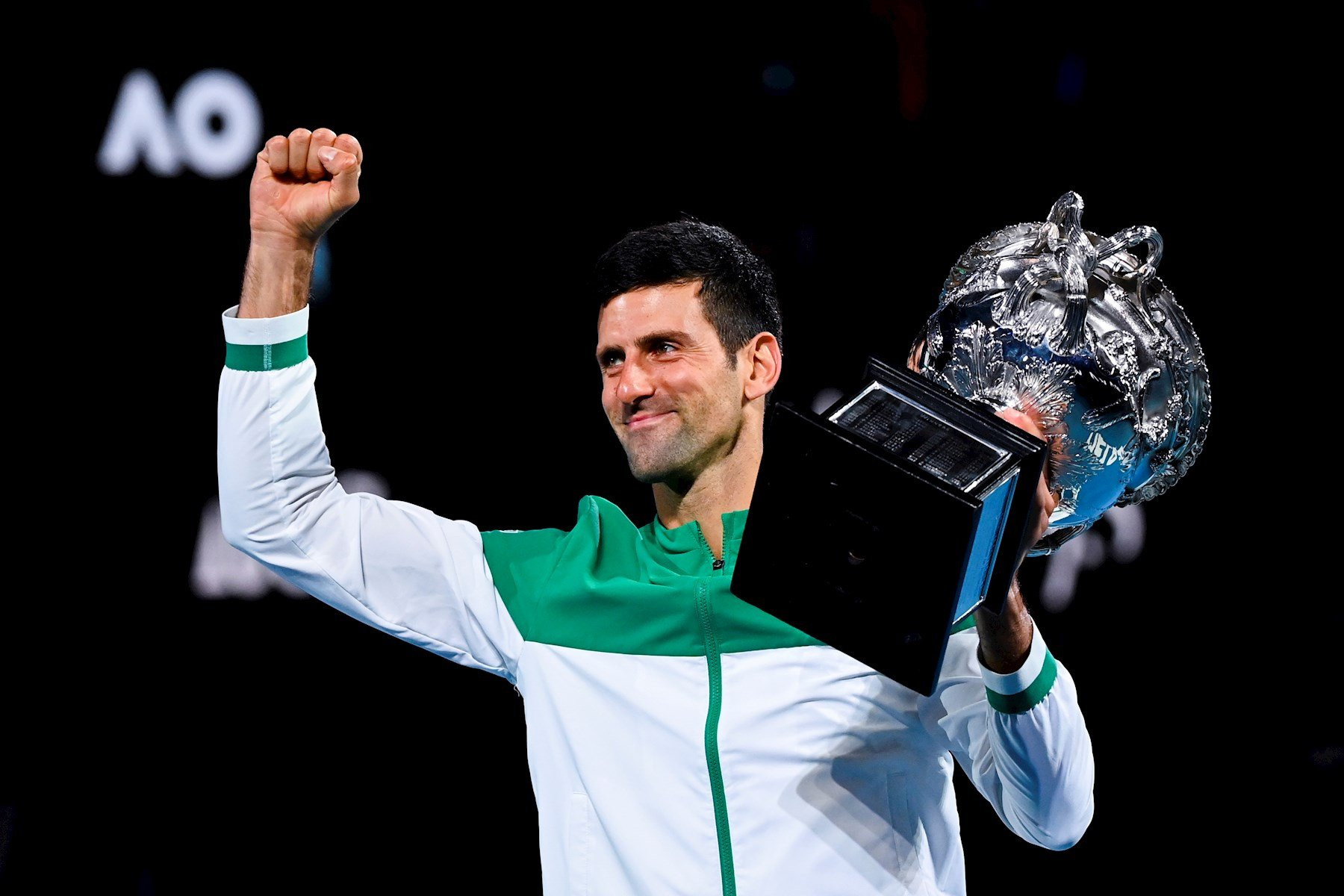 Novak Djokovic, celebrando la conquista del Open de Australia | EFE