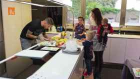 Sergio Ramos preparando la cena para sus hijos