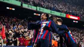 Los jugadores del Barça celebran con euforia el gol fruto de la conexión francesa Koundé-Dembelé que eliminó de la Copa a la Real Sociedad / FCB