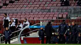 Ronald Koeman, encarándose al banquillo de la Juventus | EFE