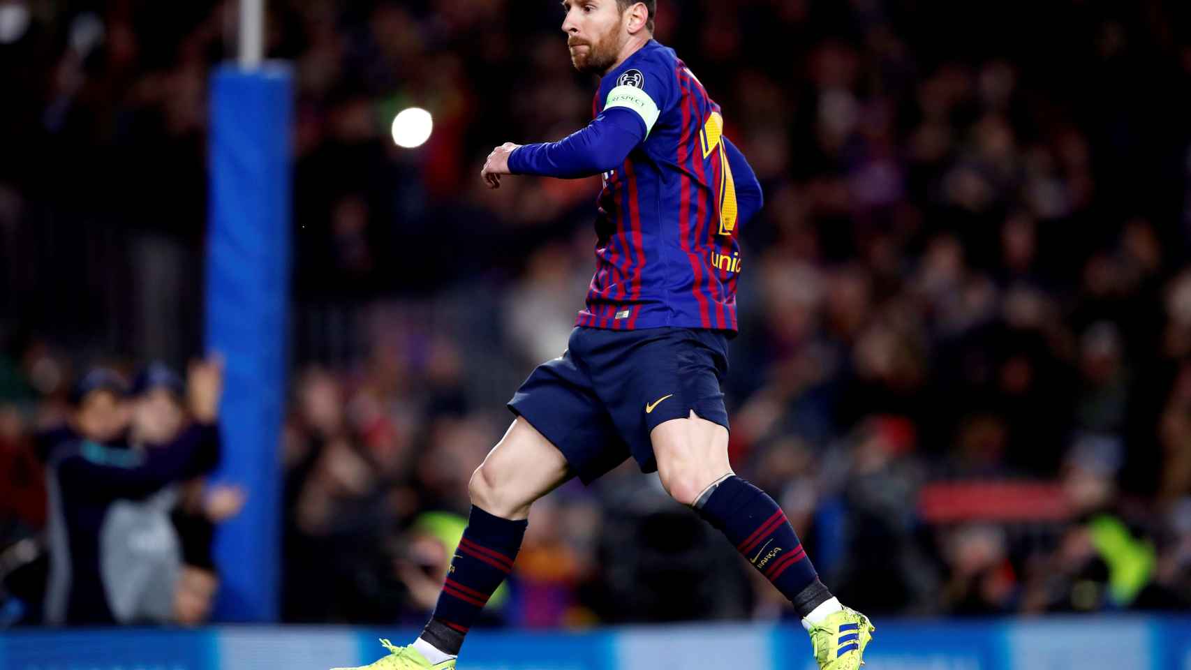 Una foto de Leo Messi celebrando su gol al Olympique de Lyon / EFE