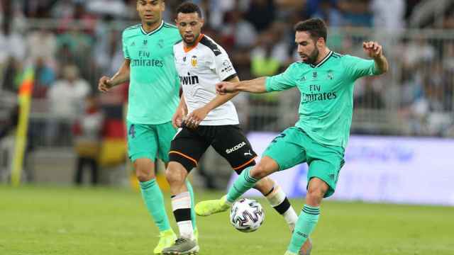 Dani Carvajal jugando contra el Valencia en la Supercopa de España / EFE