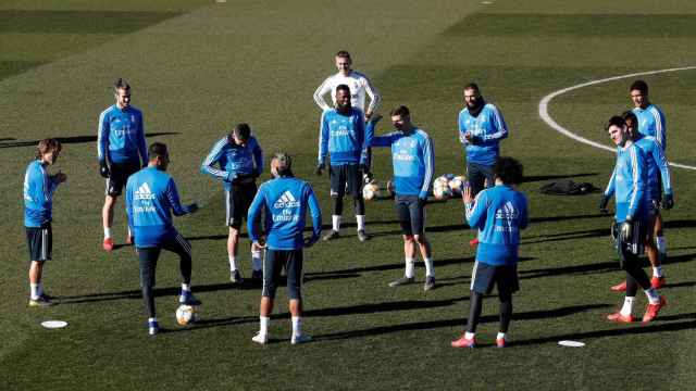 Los jugadores del Real Madrid durante un entrenamiento en Valdebebas / EFE