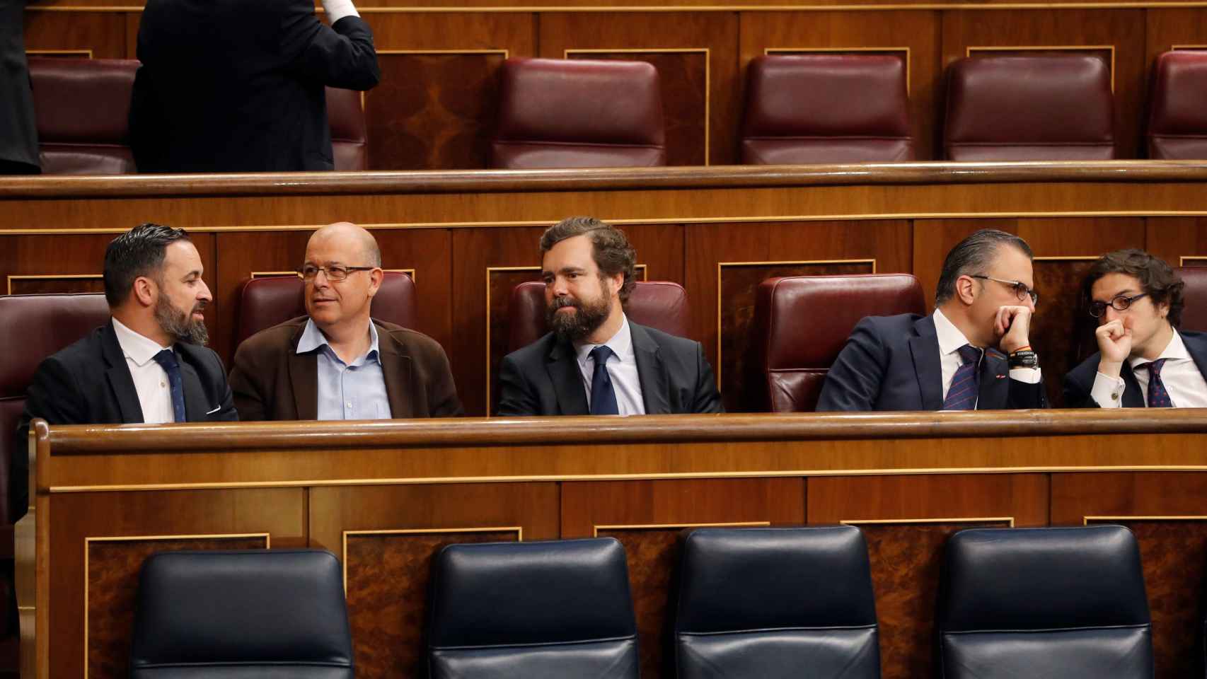 Los diputados de Vox sentados en los escaños del PSOE con José Zaragoza entre ellos / EFE