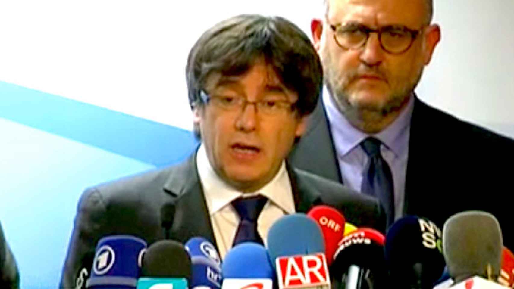 Carles Puigdemont, en rueda de prensa desde Bruselas tras el 21D / CG