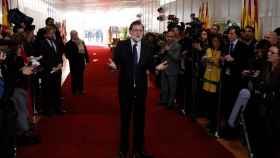 Mariano Rajoy, presidente del Gobierno, a su llegada al Congreso, rechaza una reforma de la Constitución que sólo sirva para contentar a los 'indepes' / EFE