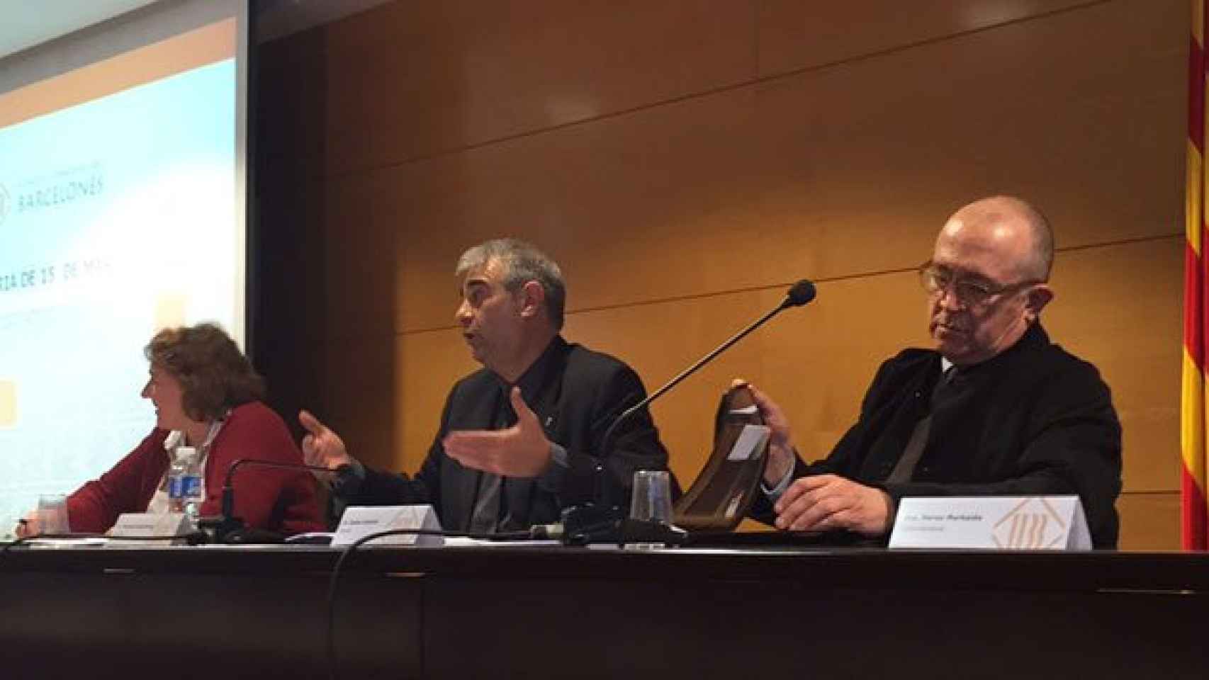 El presidente del Consejo Comarcal, Francesc Josep Belver (m), el miércoles en Barcelona / CG