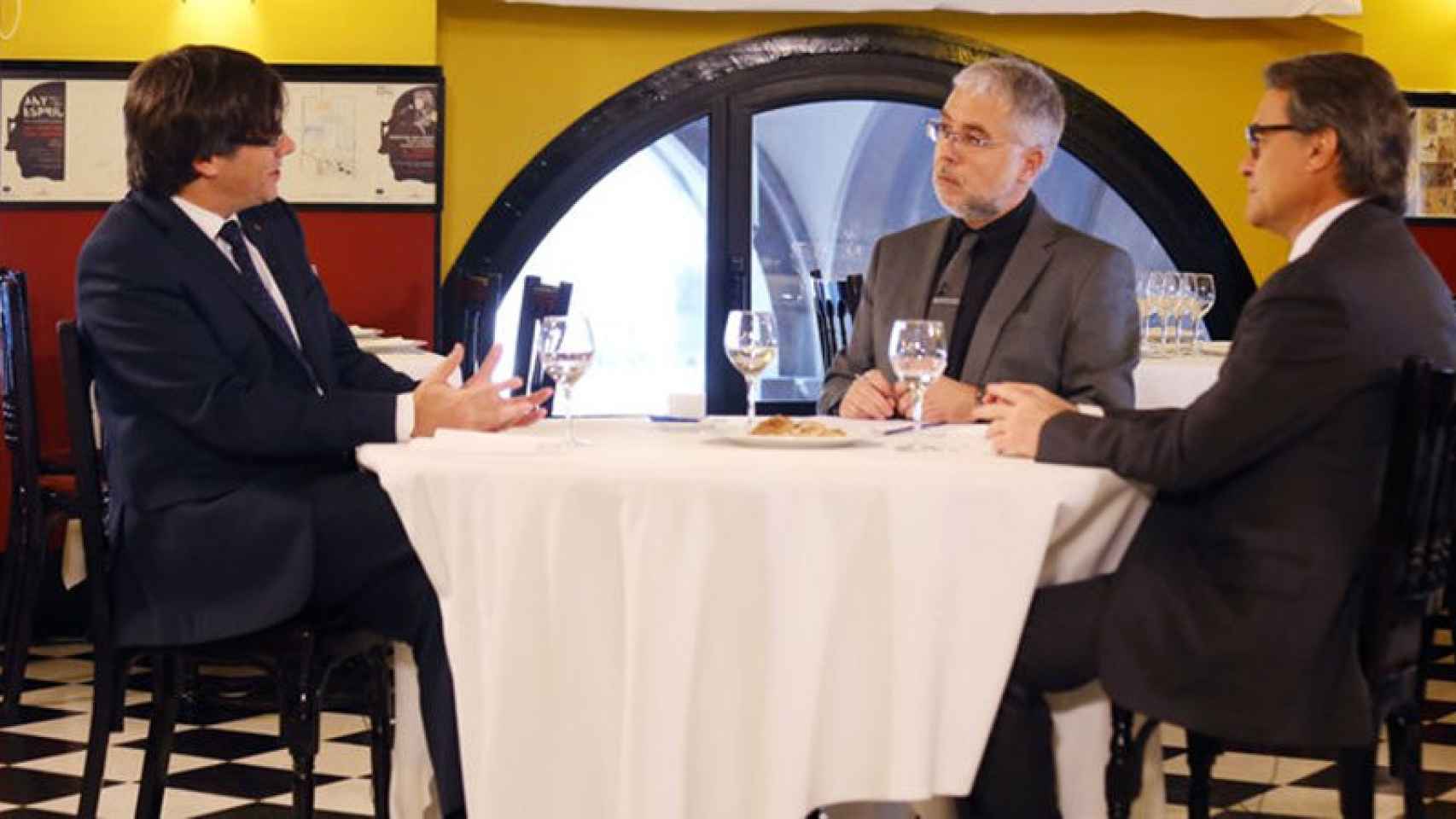 Entrevista a Carles Puigdemont y Artur Mas en El Punt Avui TV