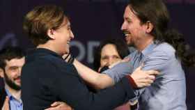 Colau, junto al líder de Podemos, Pablo Iglesias, en una imagen de archivo.