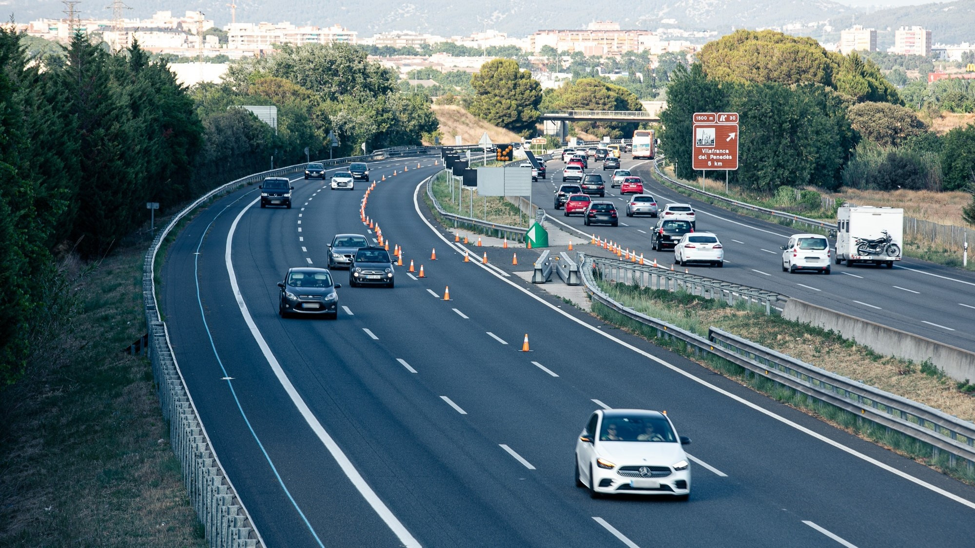 Una autopista catalana, donde ya han multado a 205 conductores por circular por el carril del medio / EUROPA PRESS