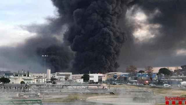 Incendio en la planta química del grupo Dictesa en Montornés del Vallès (Barcelona) en 2019 / BOMBERS