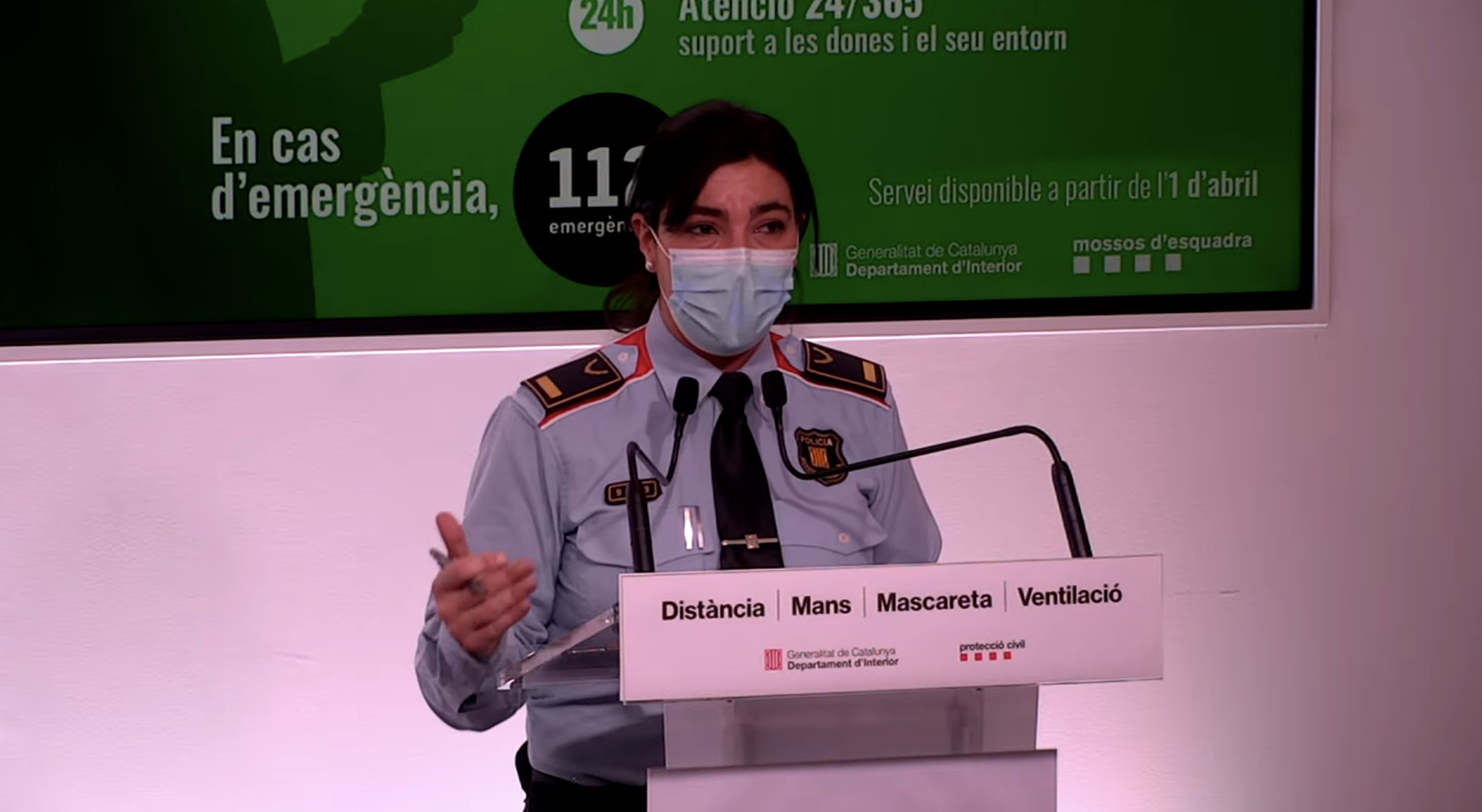 La inspectora de los Mossos d'Esquadra Montserrat Escudé, presenta el Whatsapp para víctimas de malos tratos / INTERIOR